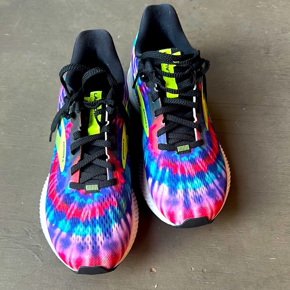 Brooks Shoes - Brooks Launch 8
